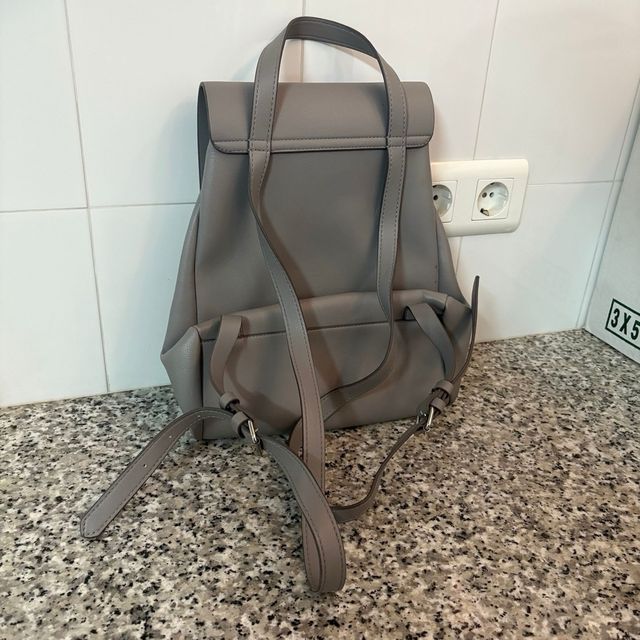 Mochila gris - Backpack mujer