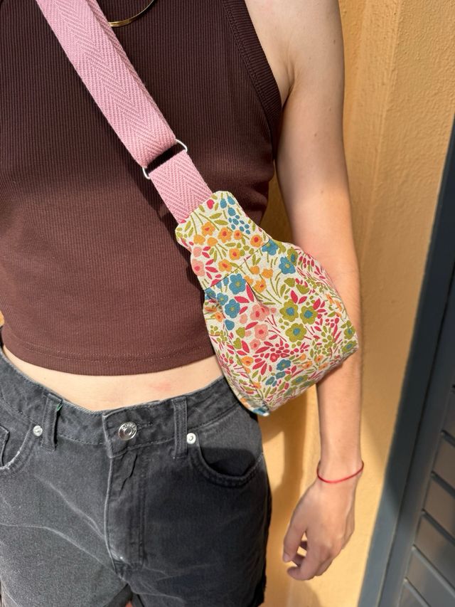 Riñonera estampada multicolor