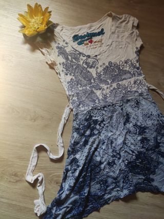 Camiseta Desigual larga- Azul y beige