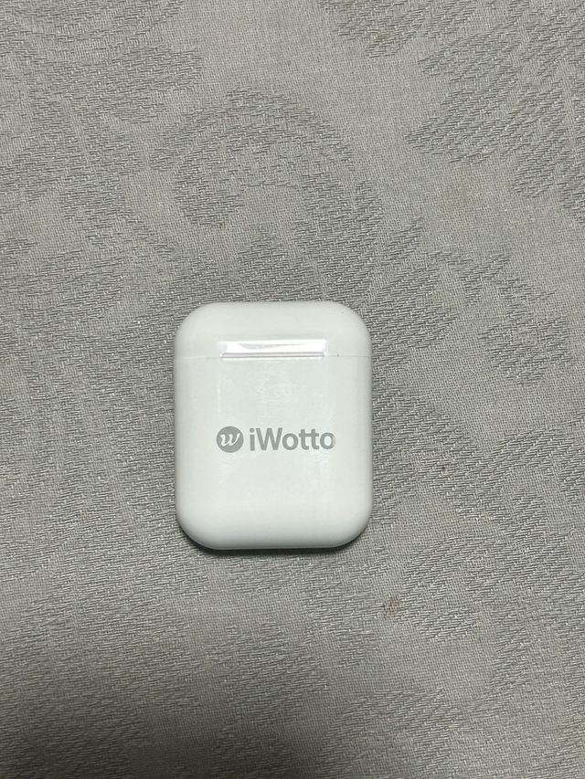 Auriculares inalámbricos iWotto blancos