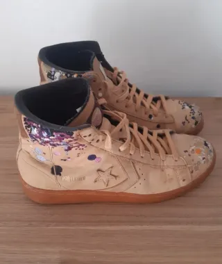 Converse Chuck Taylor. Bordadas.