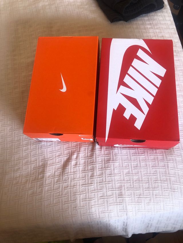 Zapatillas Adidas y Nike
Adidas: 38/5
Nike: 40