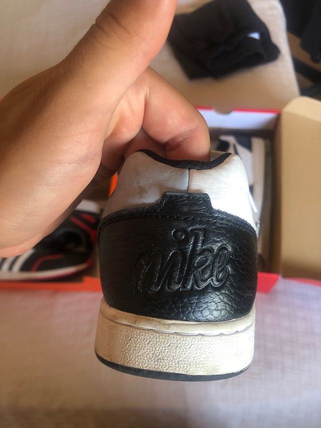 Zapatillas Adidas y Nike
Adidas: 38/5
Nike: 40