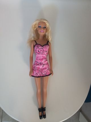 Muñeca Barbie - Vestido Flores