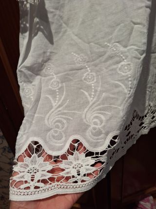 Vestido Zara blanco bordado