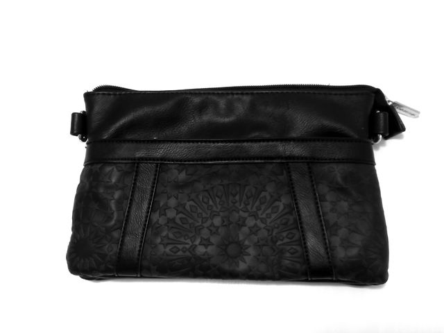 Bolso negro bandolera y asa mano