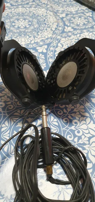 Auriculares REVOX Vintage negros