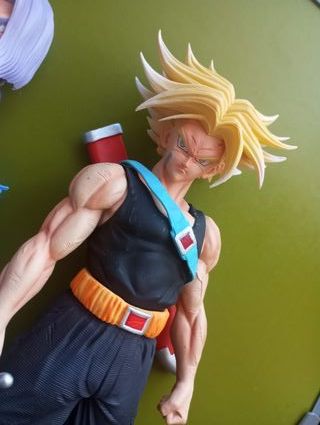 Estatua Trunks 28cm