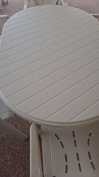 Mesa y 6 sillas jardín - plástico