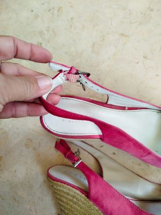 Sandalias Guess Pink - Cuña