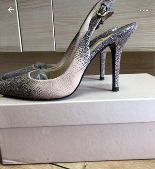 Salones Uterqüe piel beige-marrón