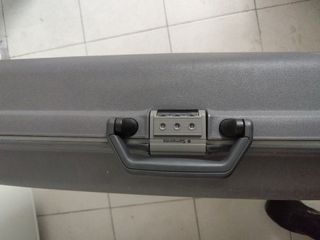 Maleta Samsonite rígida gris