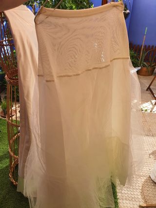 Vestido novia marfil encaje