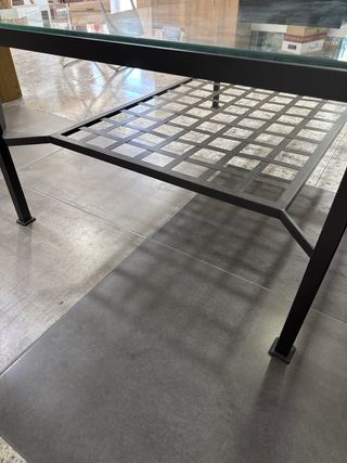 Mesa centro cristal y metal