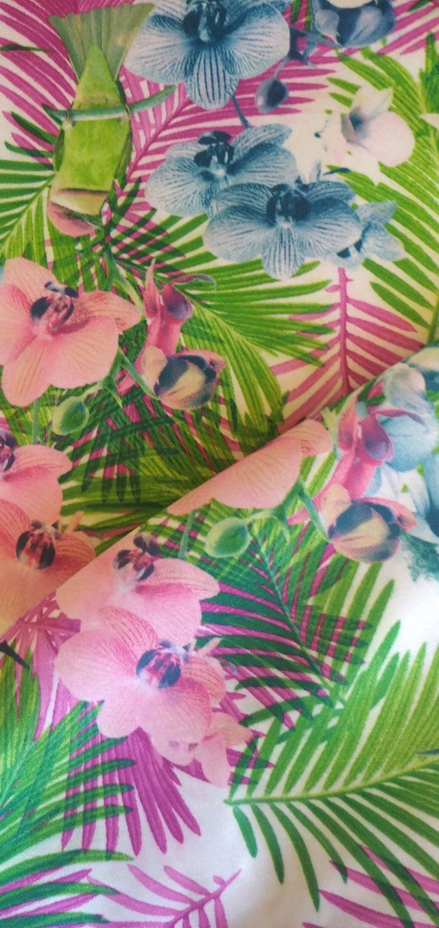 Retal de tela estampada flores-tropical