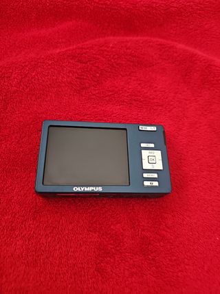 Olympus FE-4030: Cámara digital compacta azul