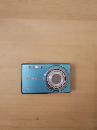 Olympus FE-4030: Cámara digital compacta azul