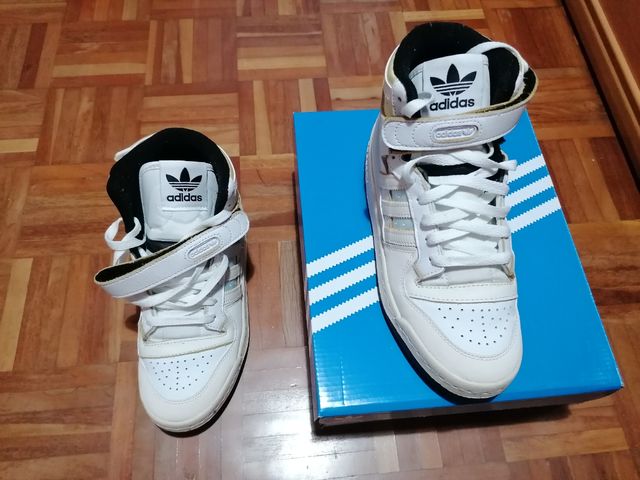 Zapatillas Adidas altas blancas y azules