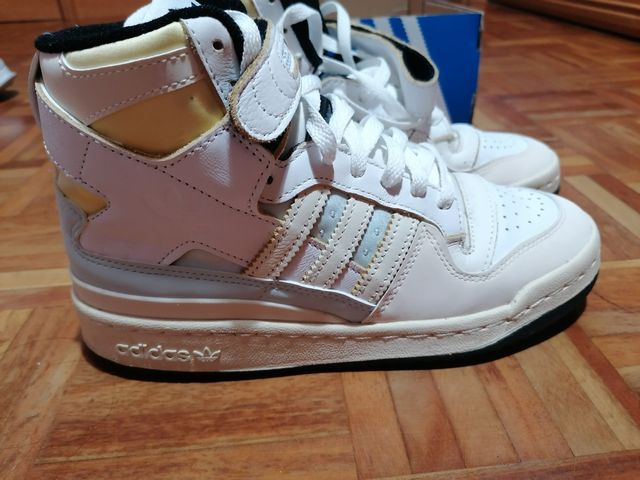 Zapatillas Adidas altas blancas y azules