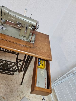 Máquina coser con motor Wertheim Antigua