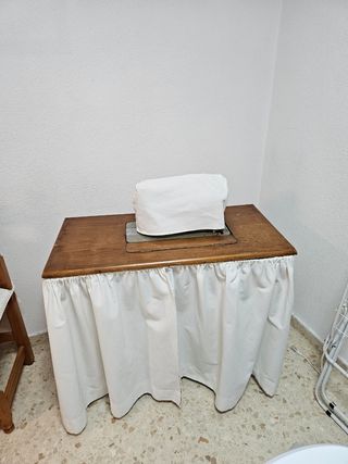 Máquina coser con motor Wertheim Antigua