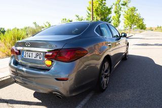 Infiniti Q70 2015