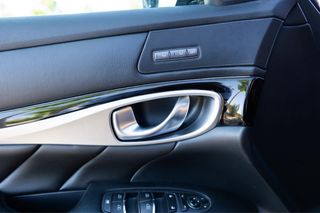 Infiniti Q70 2015