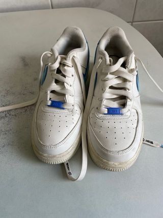 Nike Air Force 1 - Zapatillas blancas y azules