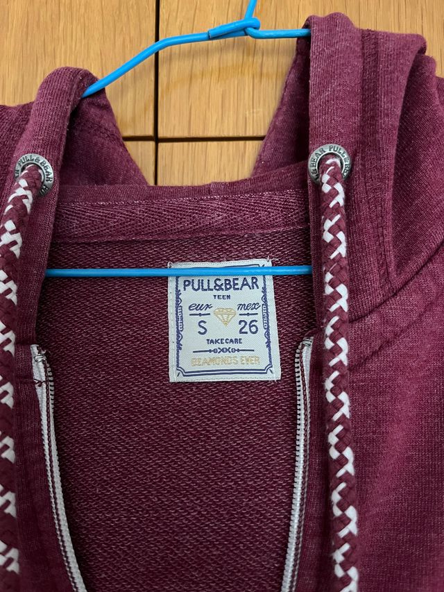 Sudadera Pull&Bear granate talla S