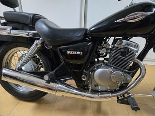Suzuki Marauder - Moto