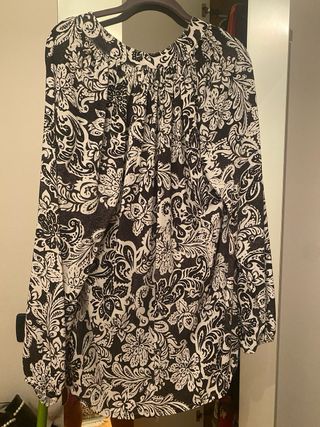 Blusa fiori nianca e nera in viscosa