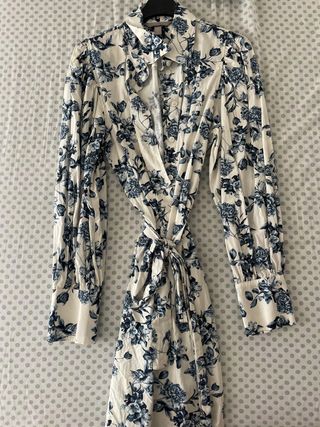 Vestito floreale elegante bianco e blu