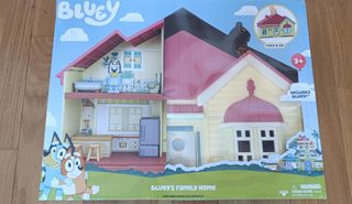 Casa Bluey + figuras + puzzles