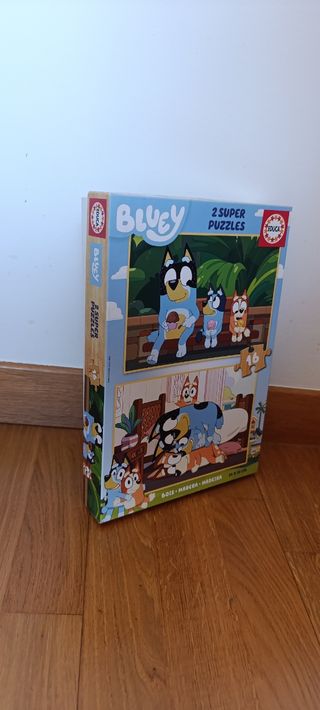 Casa Bluey + figuras + puzzles