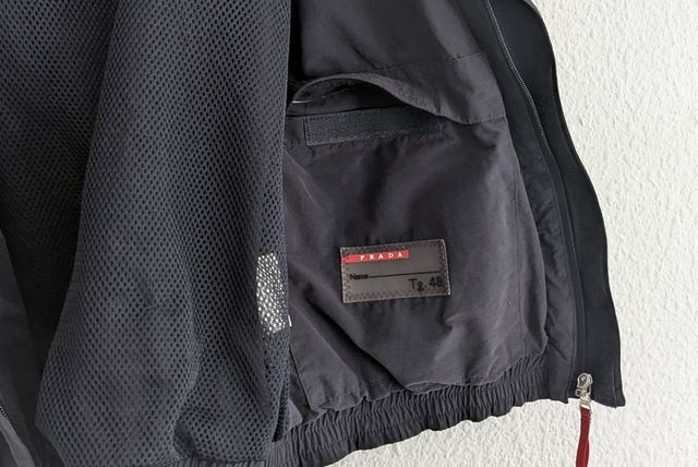 Chaleco vintage 2000s Prada colección Linea Rossa