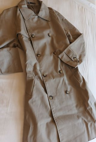 Gabardina beige Zara impermeable