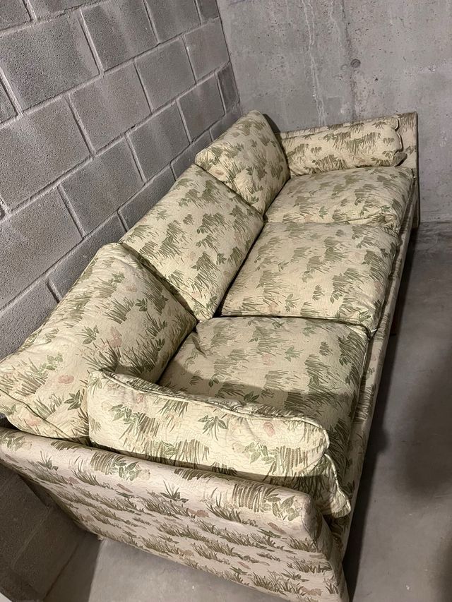 Sofá “KA International”, de plumas. Esta Santander