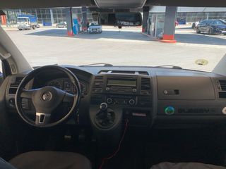 Volkswagen Caravelle 2011