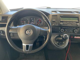 Volkswagen Caravelle 2011