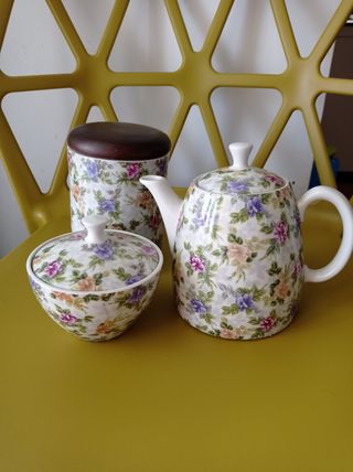 Ceramiche Pozzi: teiera, zuccheriera, biscottiera
