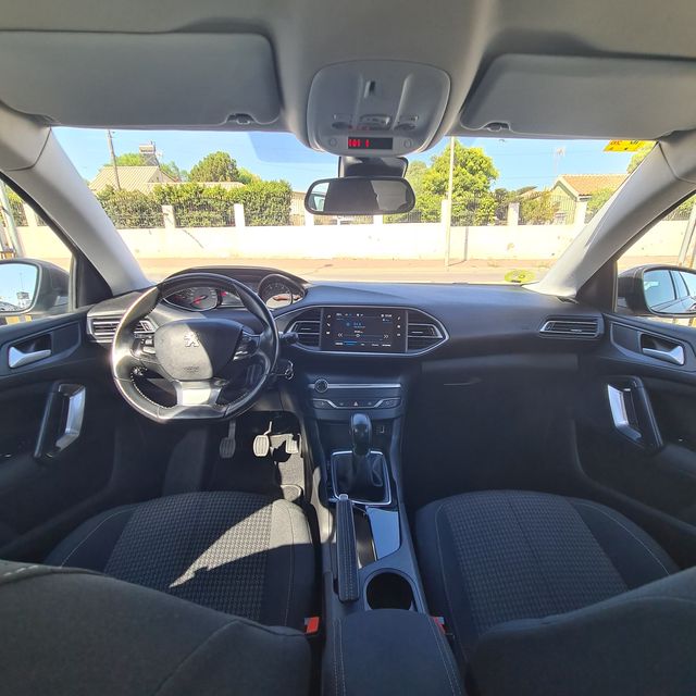 Peugeot 308 1.2 PureTech MANUAL POCOS KM