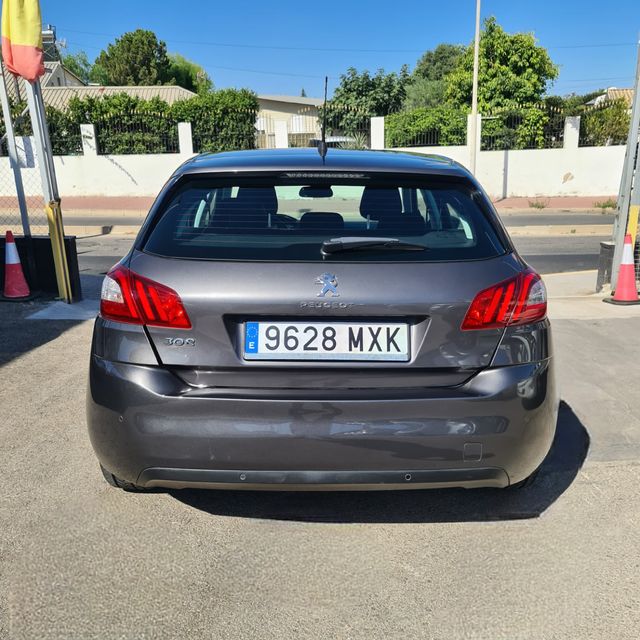 Peugeot 308 1.2 PureTech MANUAL POCOS KM