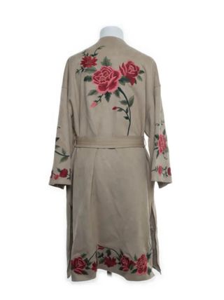 Abrigo Zara flores talla M