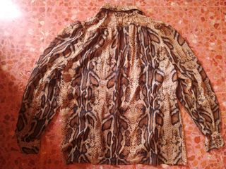 Camisa serpiente beige y marrón