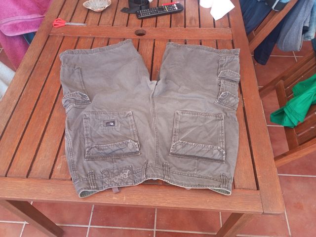 Pantalón corto Rip Curl gris