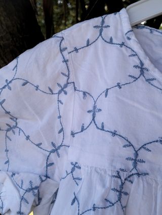 Blusa Benetton branca c/azul - 10 anos