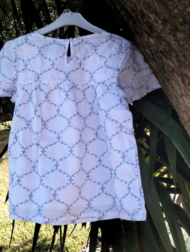 Blusa Benetton branca c/azul - 10 anos