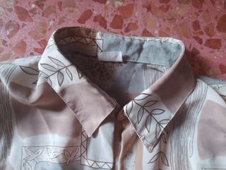Camisa beige y gris estampada