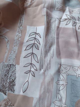 Camisa beige y gris estampada