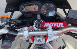 moto naked  Yamaha XJ6